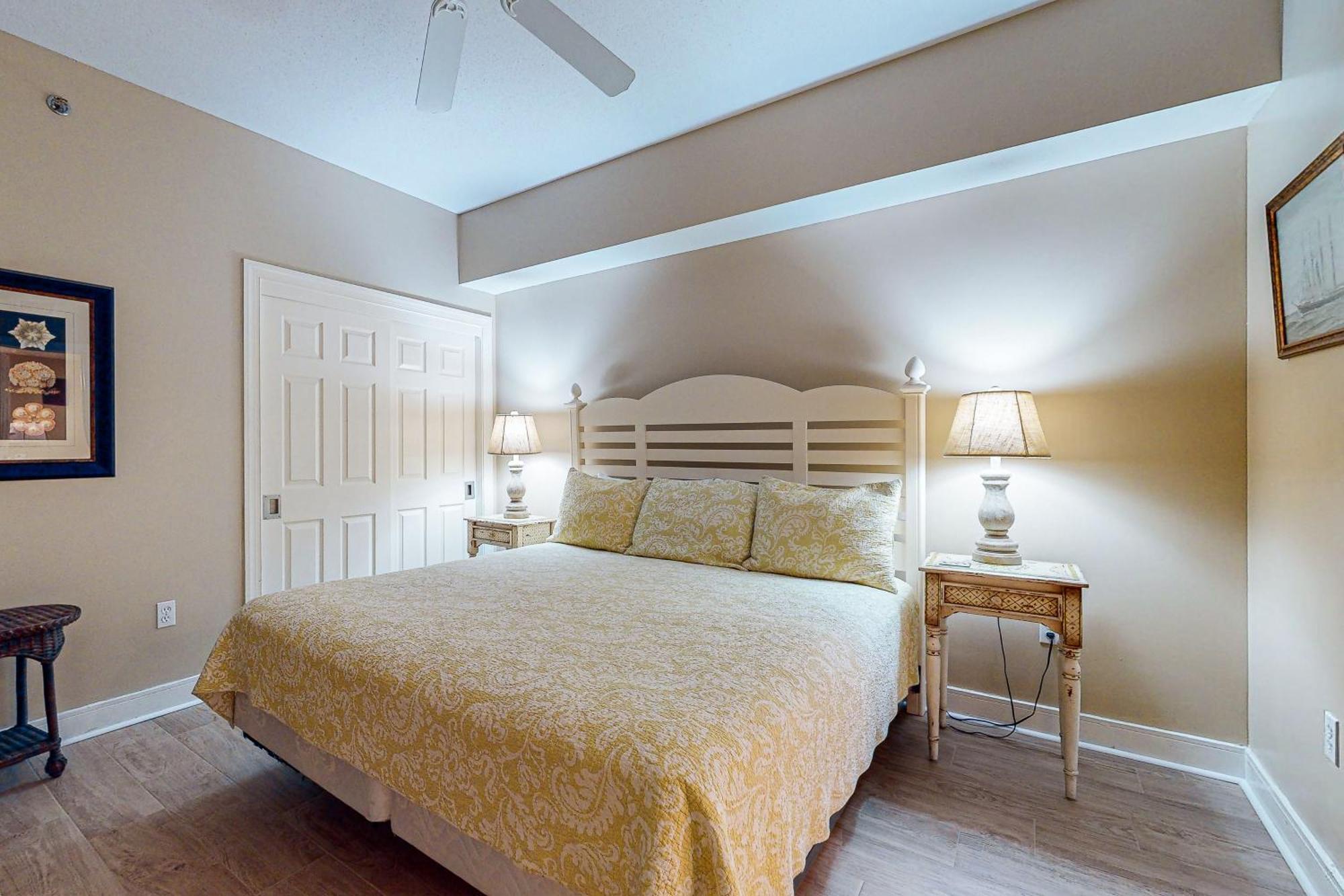 Escapes! To The Shores #204 Apartment *